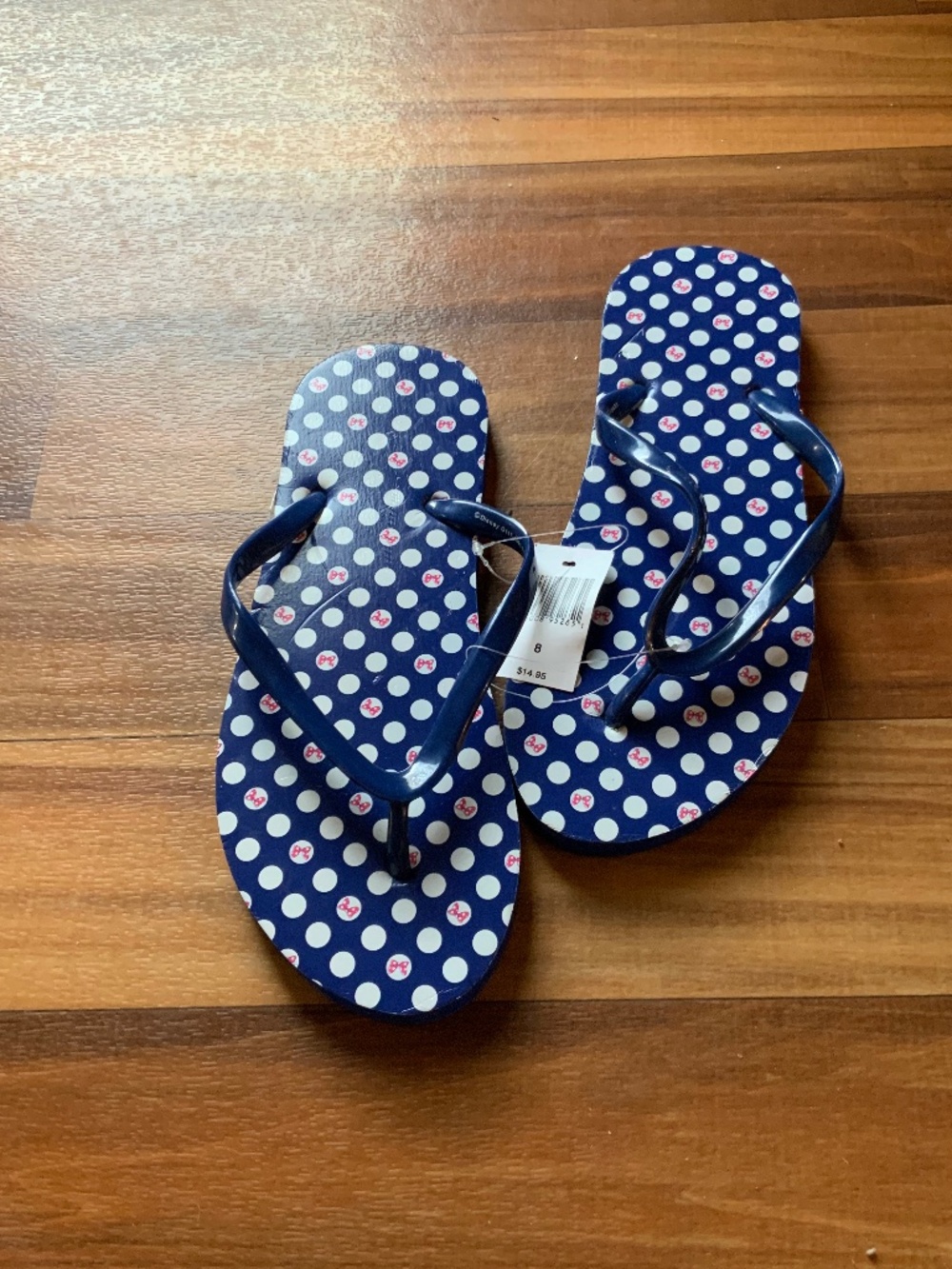 Women’s size 8 Disney parks flip flops nwt